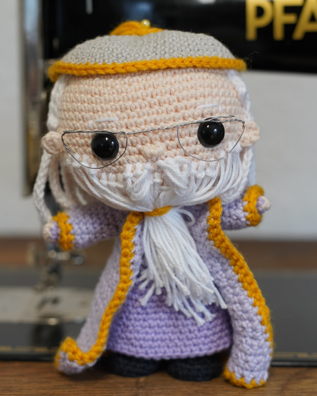 #Amigurumi #Crochet #HarryPotter #HP

Amigurumi Professor Albus Dumbledore with a light purple robe and golden embellishments

Made by #Wollpirat
Pattern by #Crocheniacs